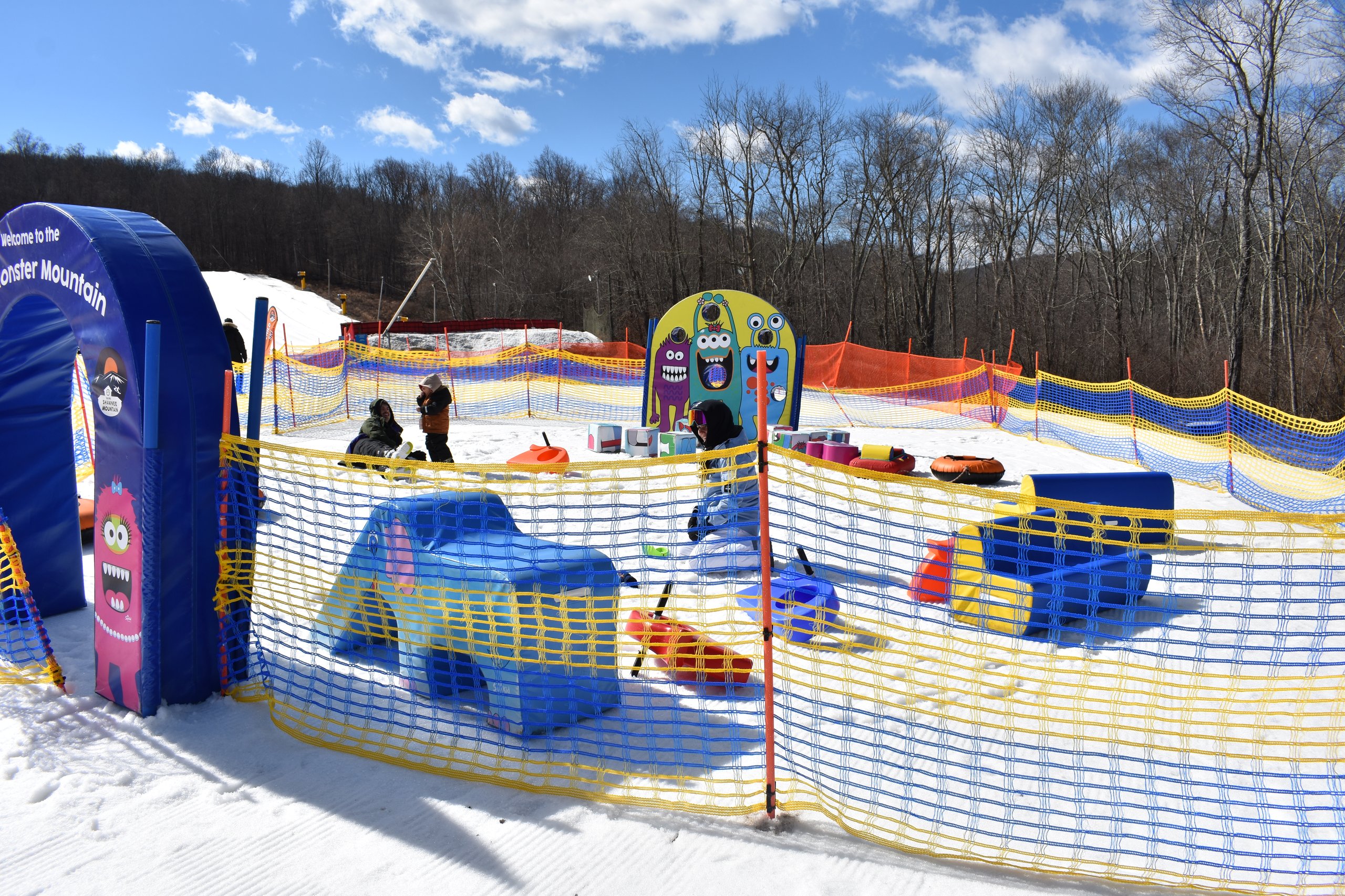 DSC_0013 Kids playing in the mini monster area